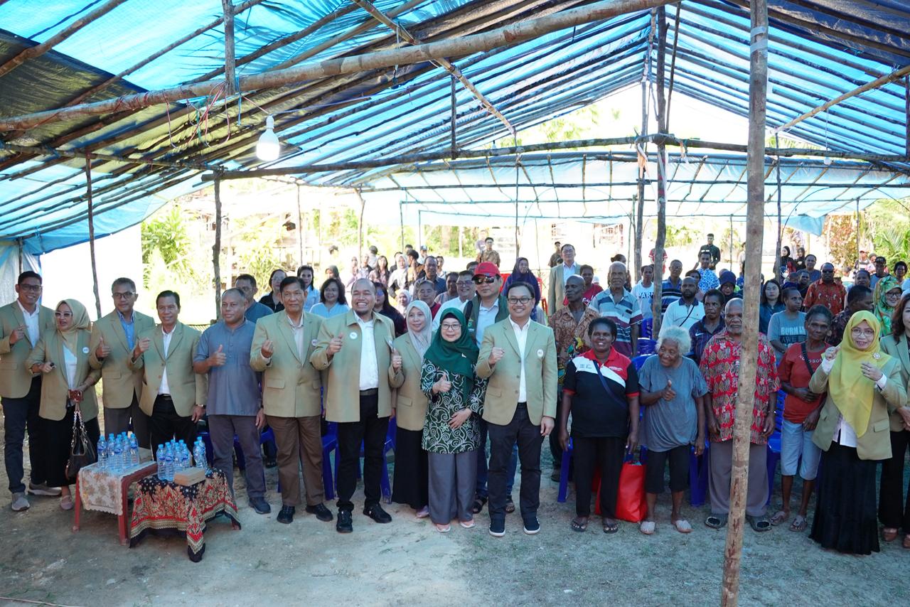 Jajaran Dekan dan Wakil Dekan FK Unhas Berpartisipasi dalam Bakti Sosial AIPKI Wilayah VI di Sorong