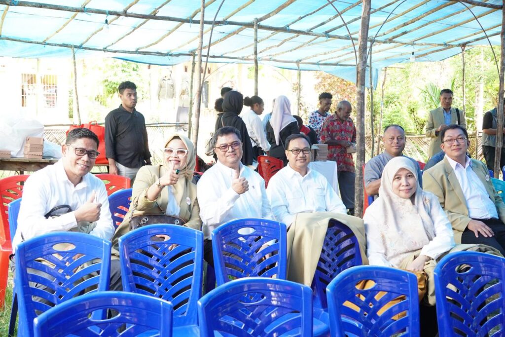 Jajaran Dekan dan Wakil Dekan FK Unhas Berpartisipasi dalam Bakti Sosial AIPKI Wilayah VI di Sorong